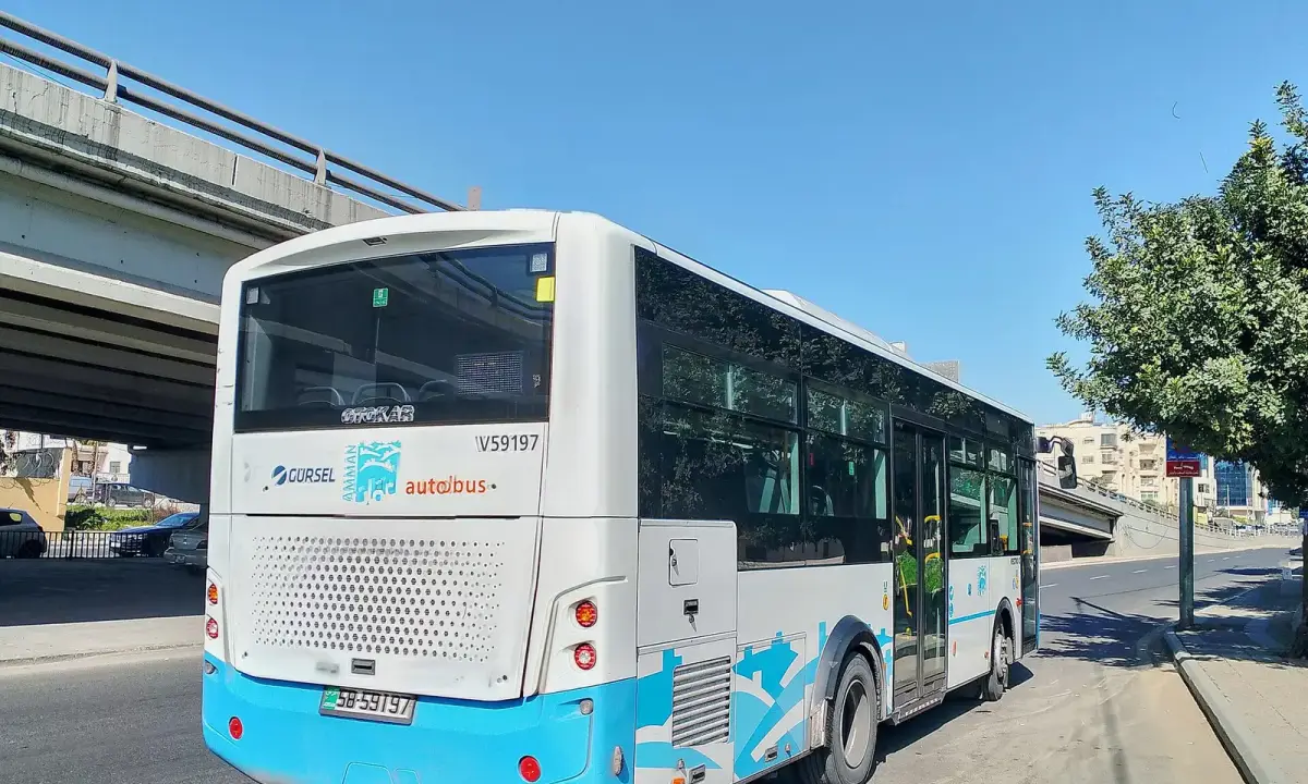 An Amman city bus. Fleet photograph; use the operator’s current timetable for your journey.